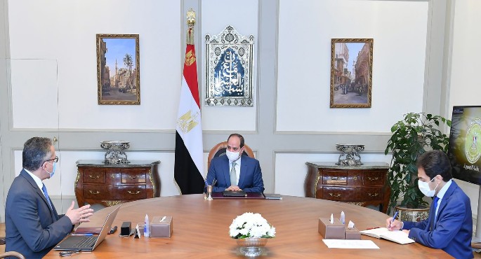 الرئيس السيسي يجتمع مع وزير السياحة لمتابعة أنشطة ومشروعات وزارة السياحة والآثار