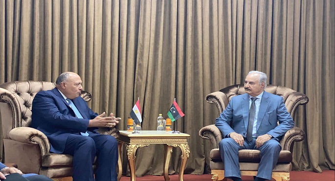 بالصور.. شكري يزور مدينة بنغازي الليبية ويلتقي المشير حفتر