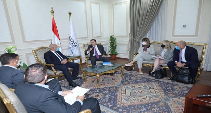 بالصور.. وزير النقل يبحث مع وفد البنك الأوروبي لإعادة الإعمار والتنمية الموقف التنفيذي للمشروعات المشتركة