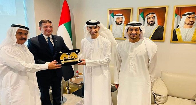 الرئيس التنفيذي للهيئة العامة للاستثمار يبحث تعزيز التعاون مع وزير التجارة الخارجية بالإمارات