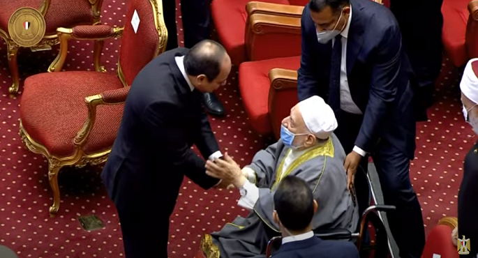بالفيديو .. الرئيس السيسي يوجه التحية إلى د. أحمد عمر هاشم في احتفالية وزارة الأوقاف بالمولد النبوي