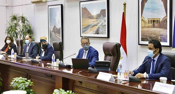 بالصور.. العناني يترأس اجتماع مجلس إدارة هيئة المتحف المصري الكبير