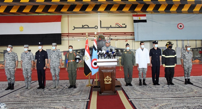 بالصور والفيديو .. القوات الجوية تحتفل بعيدها التاسع والثمانين.. وتنفذ عددًا من العروض الجوية في سماء مصر
