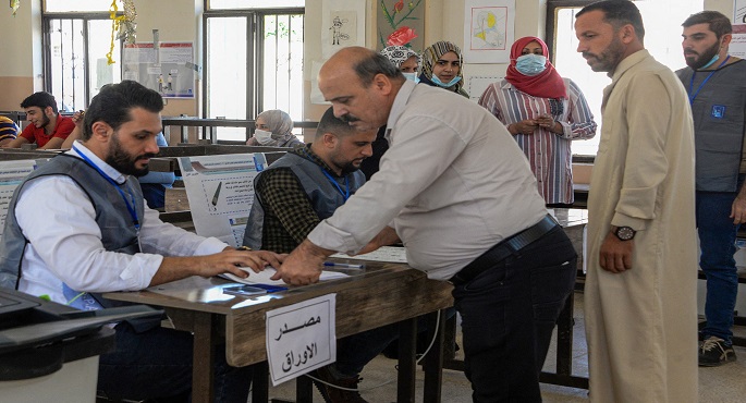 المفوضية العراقية: لم نسجل اختلافًا بين نتائج الفرزين الإلكترونى واليدوى