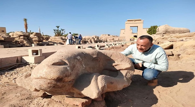 بالصور.. الآثار: بدء أعمال ترميم رؤوس الكباش المكتشفة بطريق المواكب الملكية