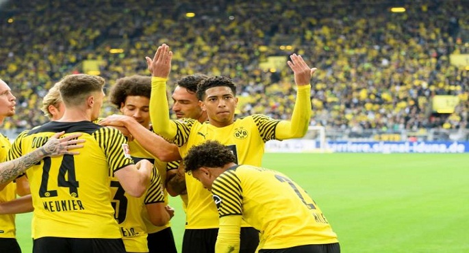 فوز بوروسيا دورتموند على أوجسبورج 2-1 بالدوري الألماني لكرة القدم