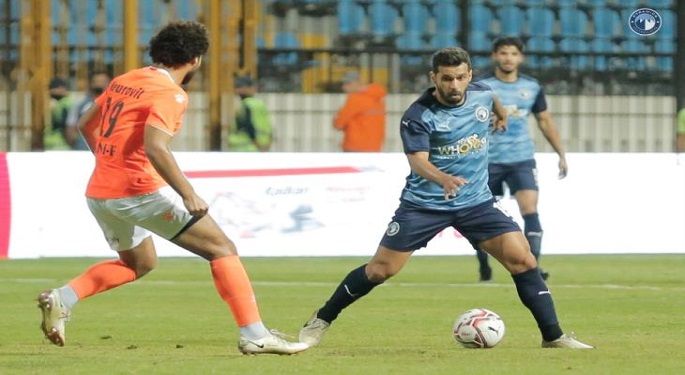 السعيد يقود بيراميدز للفوز على فاركو بثنائية في الدوري