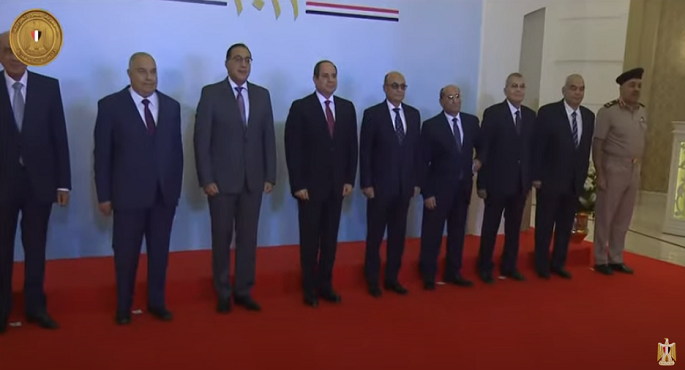 الرئيس السيسي يصل مقر احتفالية يوم القضاء المصري ويلتقط صورة تذكارية مع رئيس الوزراء ووزير العدل وكبار رجال القضاء