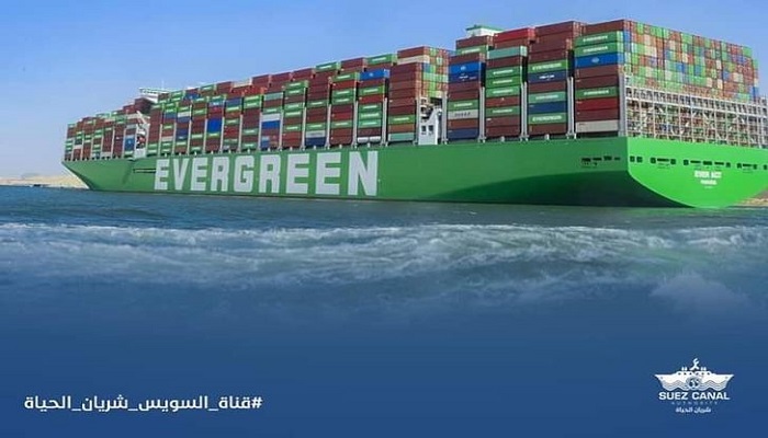 العبور الأول لسفينة الحاويات البنمية العملاقة EVER ACT  بقناة السويس الجديدة