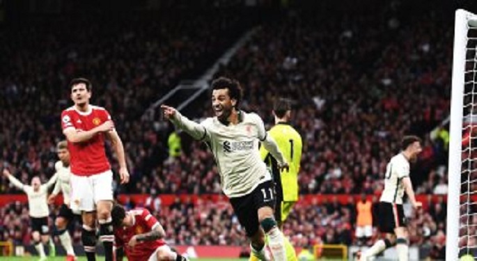 أرقام قياسية تاريخية لمحمد صلاح بعد ثلاثيته في شباك مانشستر يونايتد