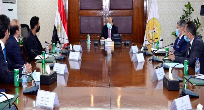 شعراوي يبحث مع شركة “انفيرواديت” منظومة متابعة وتقييم أداء شركات النظافة بالمنطقتين الشرقية والغربية بالقاهرة