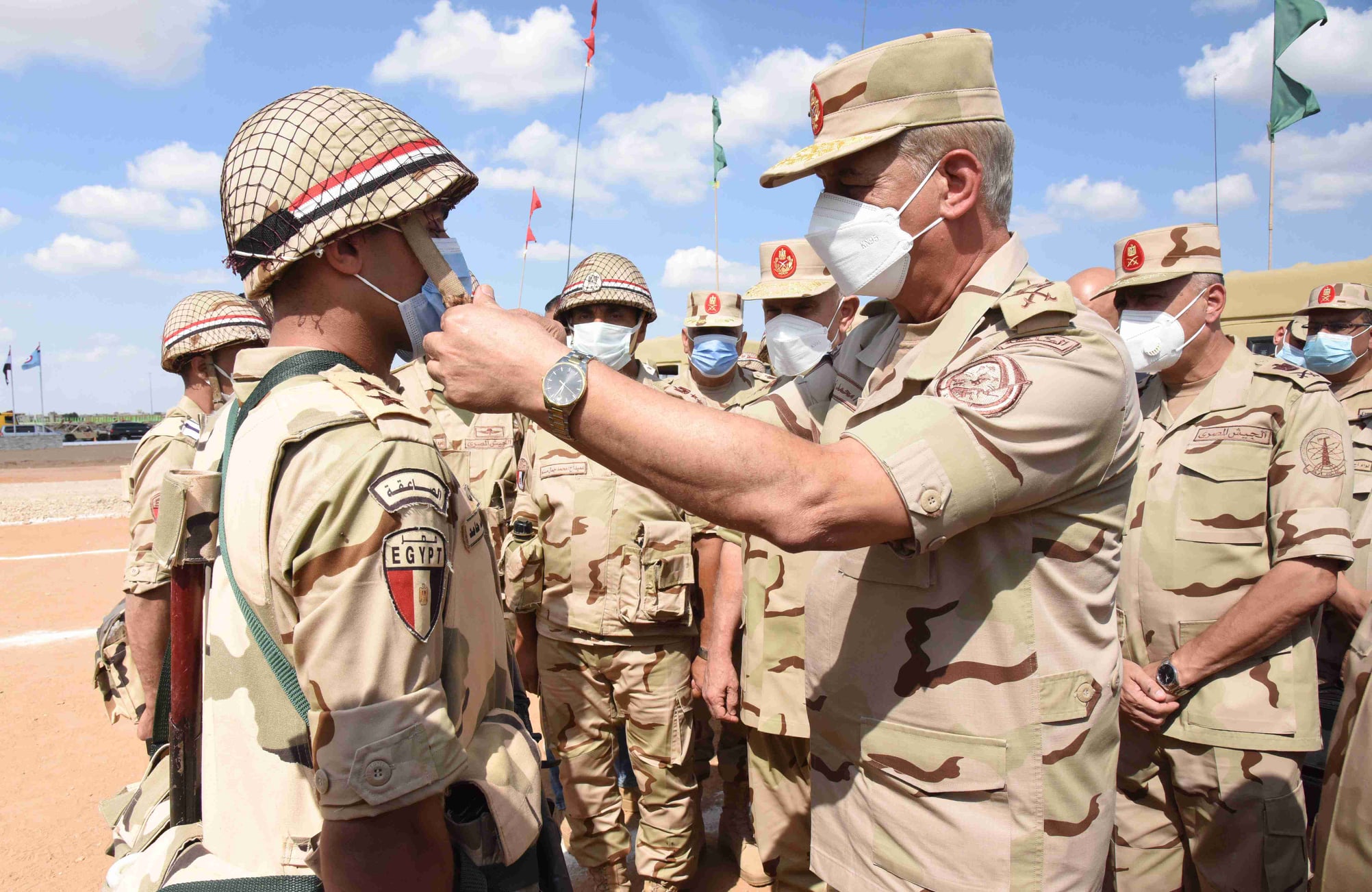 بالفيديو والصور.. وزير الدفاع يشهد إجراءات تفتيش الحرب لإحدى تشكيلات الجيش الثاني الميداني
