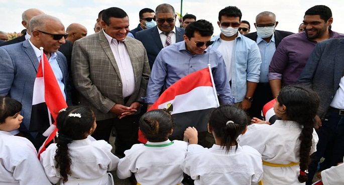بالصور.. وزير الرياضة ومحافظ البحيرة يفتتحان ميدان رماية وملعب بنادي الصيد بوادي النطرون