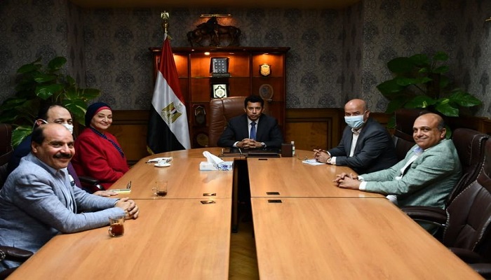 وزير الشباب يجتمع بوكلاء الوزارة لمتابعة الانتهاء من نقل المهام ومتطلبات العمل بينهم