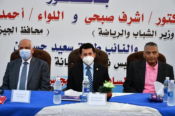 بالصور..وزير الرياضة ومحافظ الجيزة يفتتحان مجمع حمامات السباحة بنادي الترسانة
