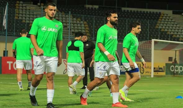 الاسماعيلي يواصل استعداداته للزمالك بتدريب مسائي بقيادة العجوز