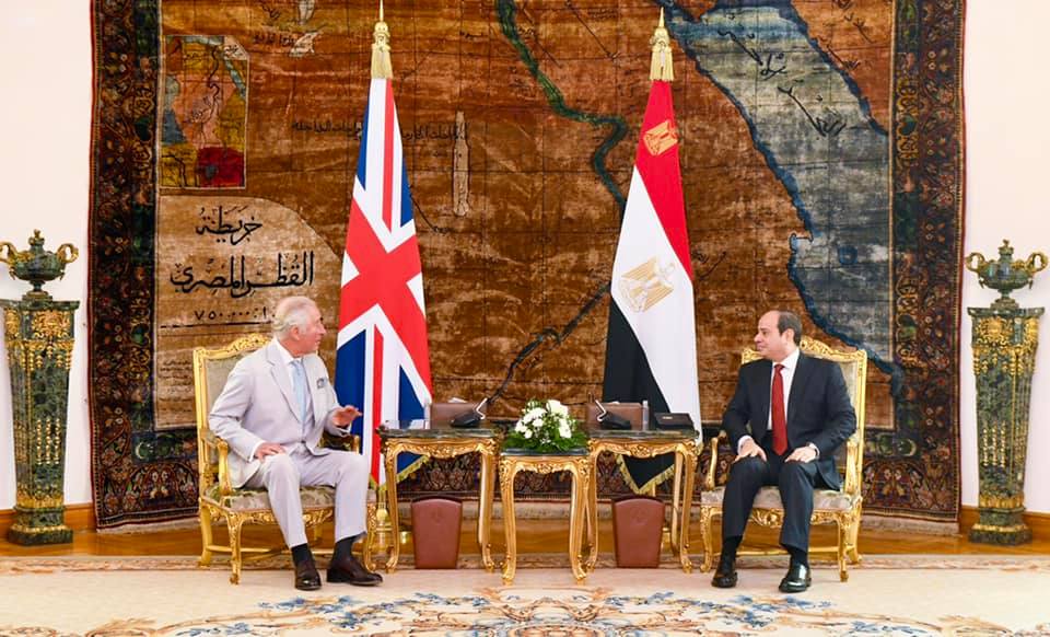 بالصور.. الرئيس السيسي يستقبل الأمير تشارلز ويتفقان على مواجهة التحديات المستجدة التي تهدد الإنسانية