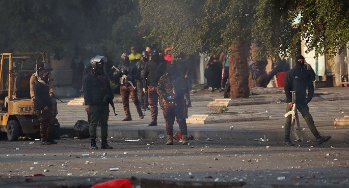 125 مصابا جراء مواجهات المنطقة الخضراء ببغداد.. والكاظمي يوجه بالتحقيق ويدعو للحوار