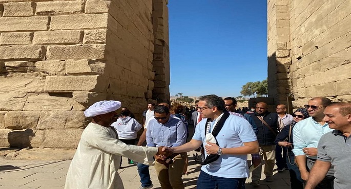 بالصور .. وزير السياحة يتفقد معابد الأقصر و الكرنك لمتابعة الموقف التنفيذي لأعمال تطوير