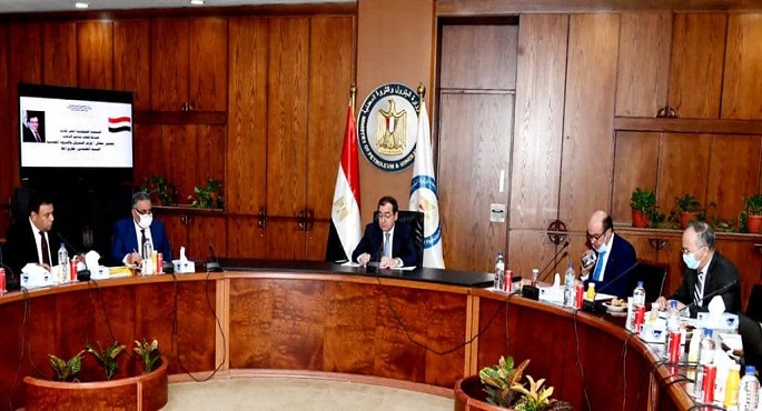 بالصور .. وزير البترول: إطلاق خطة لبدء الإنتاج المبكر من كشف منطقة “إيقات” للذهب بالصحراء الشرقية