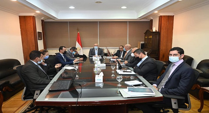 بالصور .. وزير الإسكان يستعرض مقترح برنامج إدارة وتشغيل منطقة الأعمال المركزية بالعاصمة الإدارية الجديدة