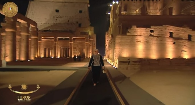 قرينة رئيس الجمهورية تصل إلى معبد الأقصر لحضور افتتاح أقدم ممر تاريخي بالعالم “طريق الكباش”
