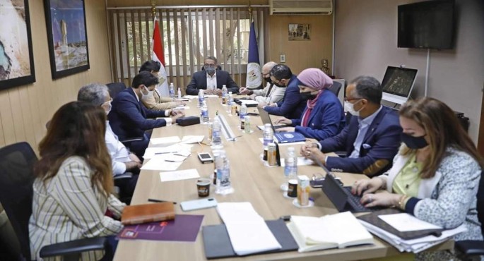 وزير السياحة يعقد اجتماعا موسعا لمراجعة الإجراءات الاحترازية والاشتراطات الصحية