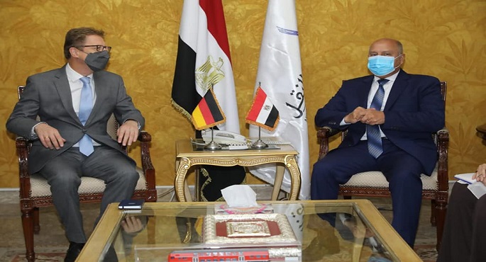 بالصور.. وزير النقل يستقبل السفير الألماني بالقاهرة لبحث الموقف التنفيذي لعدد من المشروعات المشتركة