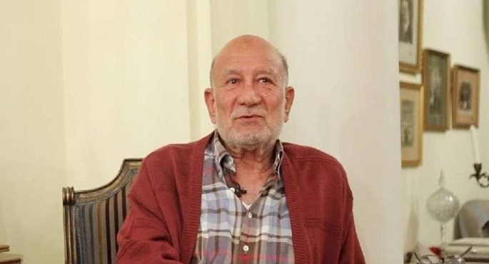 جثمان الفنان أحمد خليل يواري الثري بمقابر الأسرة بالبساتين