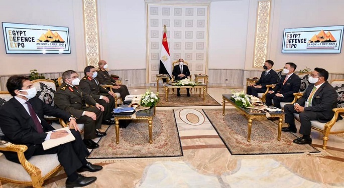 الرئيس السيسي يبحث فرص تعزيز التعاون مع شركة “هانوا” الكورية الجنوبية للصناعات العسكرية
