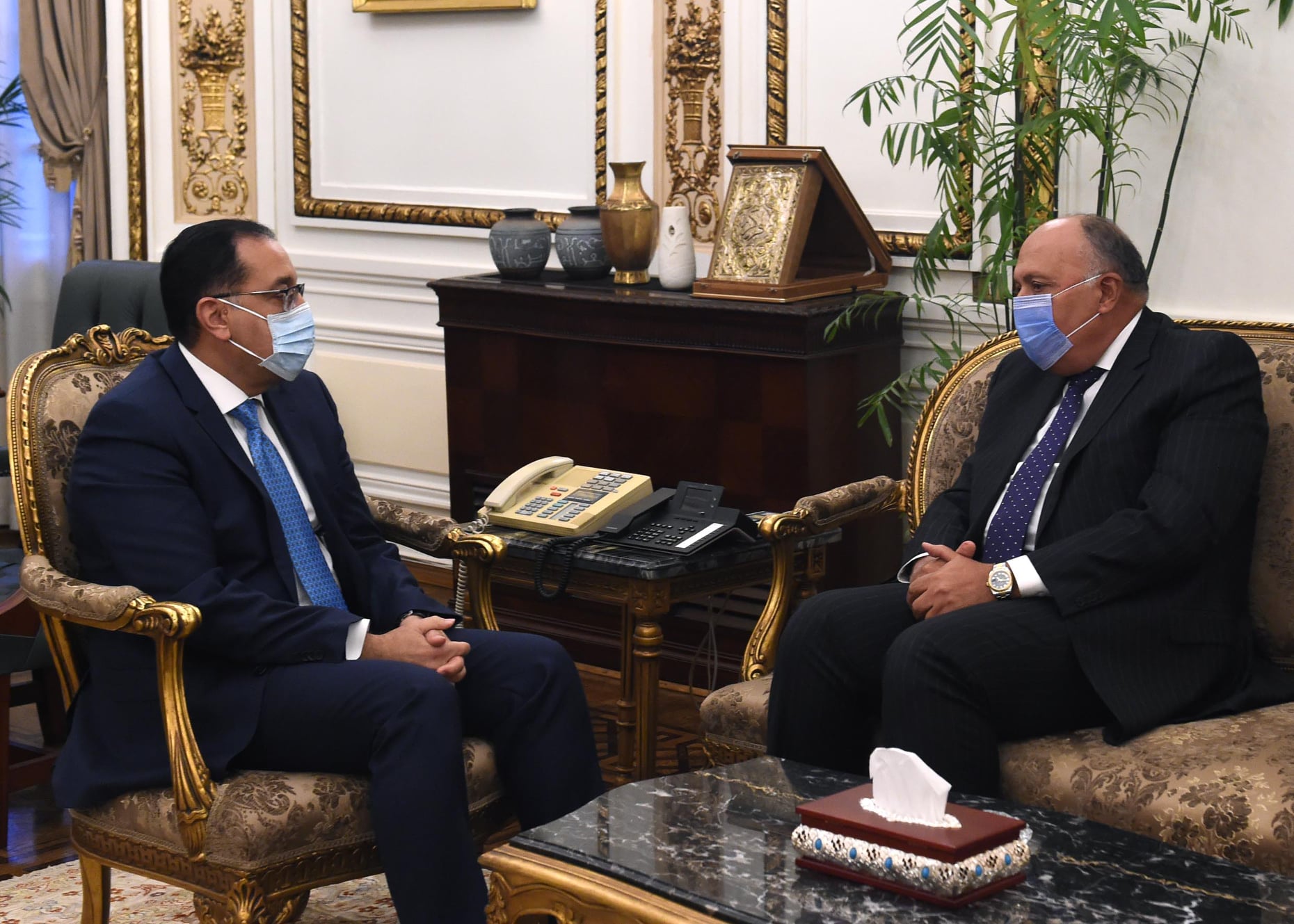 مدبولي يستعرض مع شكري آلية تنفيذ تكليفات الرئيس بالاستعداد لاستضافة مصر مؤتمر المناخ
