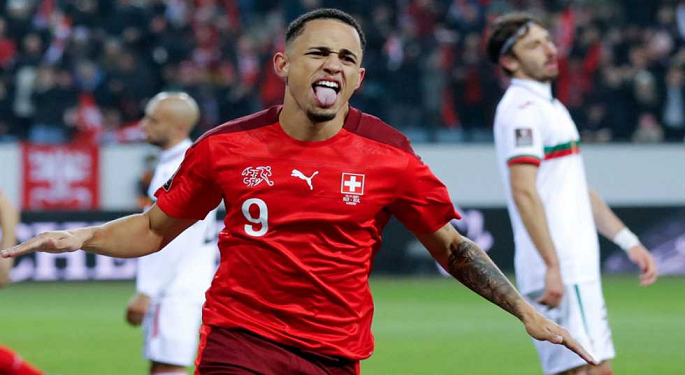 سويسرا تتأهل لكأس العالم وتُرسل إيطاليا إلى الملحق