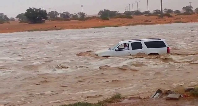 الطرق والكباري: رفع درجة الاستعداد القصوى لمواجهة تأثير السيول على مناطق البحر الأحمر