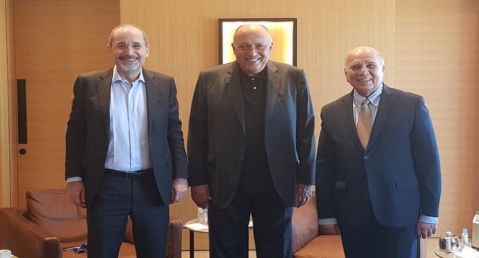على هاش منتدى صير بني ياس .. سامح شكرى يبحث مع نظيريه الأردني والعراقي تعزيز التعاون الثلاثى