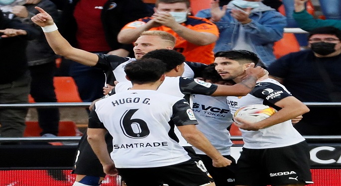 فالنسيا يخطف تعادلا قاتلا من أتلتيكو مدريد في الدوري الإسباني