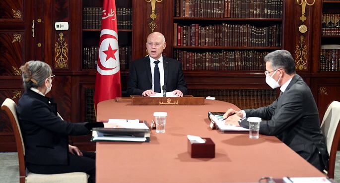 سعيد يكلف وزير الداخلية بالتدخّل الفوري لوضع حدّ للأوضاع في “صفاقس” التي تجتاح شوارعها النفايات