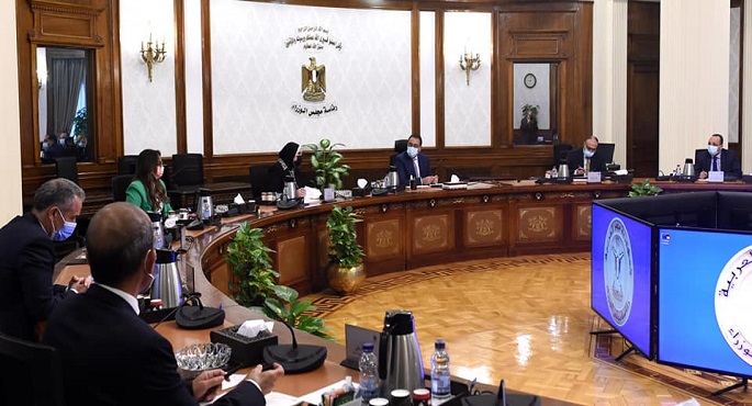 رئيس الوزراء يستعرض عدداً من مقترحات توطين الصناعات المغذية ومستلزمات الإنتاج