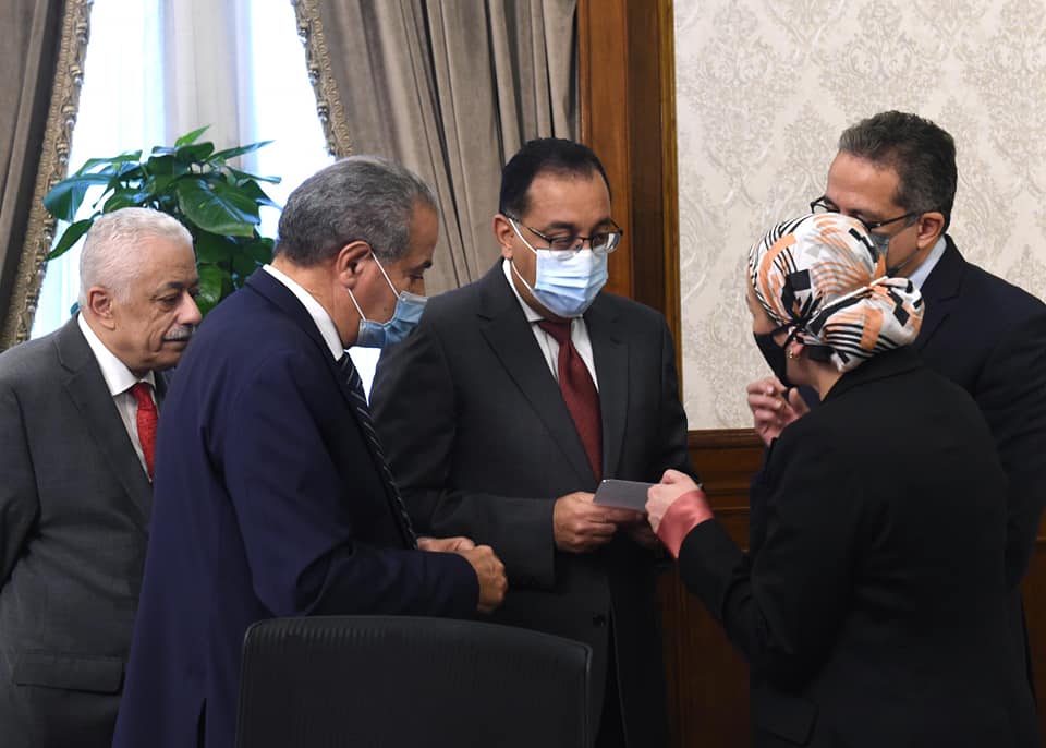 رئيس الوزراء : لجنة عليا بعضوية الوزراء والمسئولين المعنيين استعداداً لتنظيم مصر مؤتمر “COP 27” لتغير المناخ