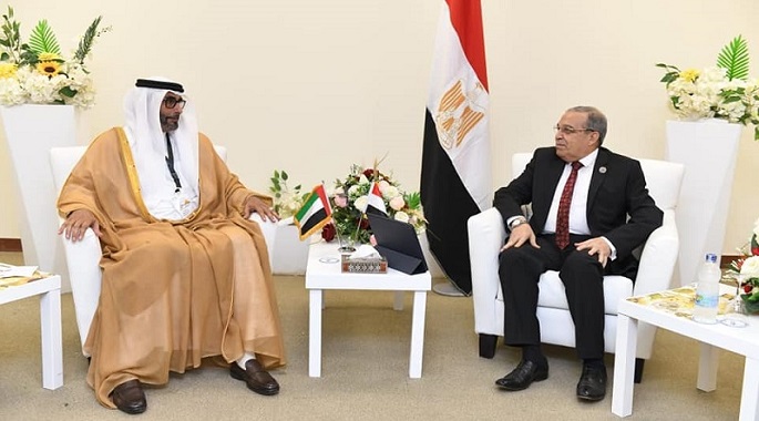بالصور .. على هامش Edex2021 .. مرسي يبحث مع سبل تعزيز التعاون مع وزير الدولة لشئون الدفاع الإماراتي