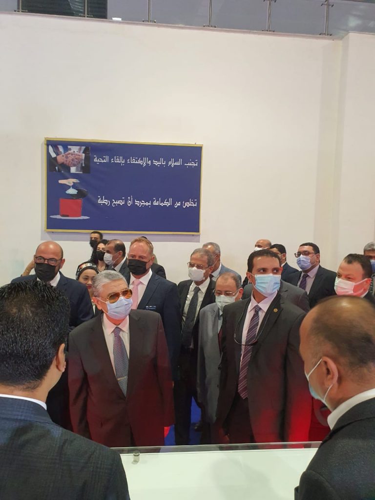 وزير الكهرباء يفتتح معرض اينرجي ايجيبت