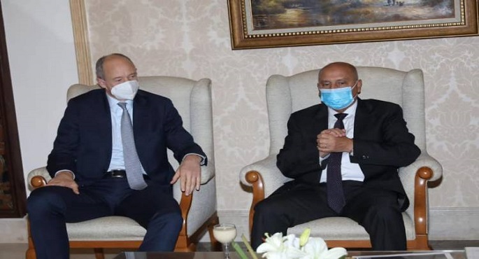بالصور.. وزير النقل يلتقي رئيس شركة سيمنز الألمانية لمتابعة تنفيذ مشروع القطار الكهربائي السريع العين السخنة/مطروح