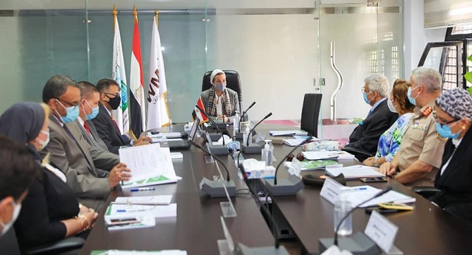بالصور.. وزيرة البيئة تترأس الاجتماع الأول  لمجلس إدارة جهاز تنظيم إدارة المخلفات