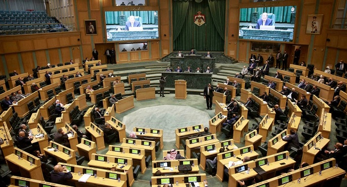 مشادات وعراك بالأيدي في مجلس النواب الأردني لدى مناقشة التعديلات الدستورية