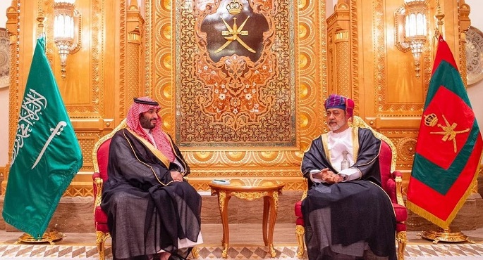ولي العهد السعودي يعقد جلسات مباحثات مع سلطان عُمان بمسقط