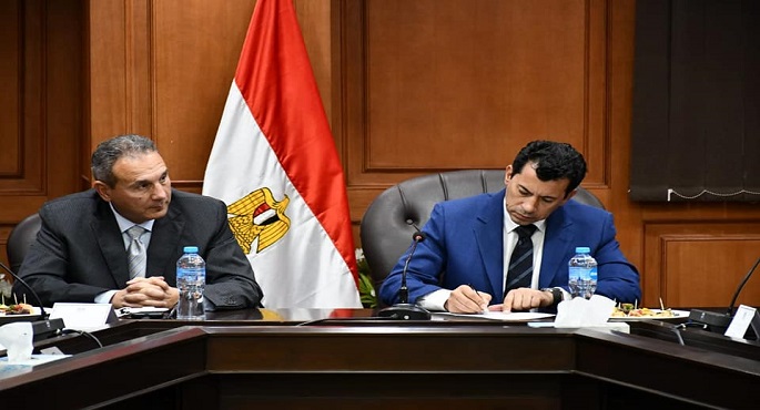 بالصور.. وزير الرياضة يناقش استعدادات تدشين صندوق الرياضة المصري