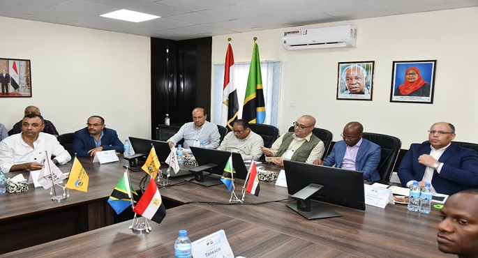 بالصور.. الجزار يعقد اجتماعاً مع وزير الطاقة التنزاني لاستعراض تطور الأعمال بموقع سد ومحطة “جوليوس نيريري”