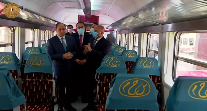 الرئيس السيسي يشهد تدشين وحدات متحركة جديدة للسكة الحديد بمحطة أسوان