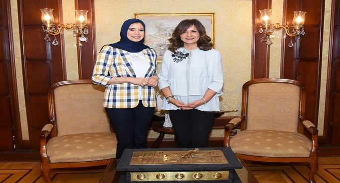 بالصور .. وزيرة الهجرة تهنئ مهندسة مصرية لاختيارها من “فوربس” ضمن أكثر الشخصيات المؤثرة على مستوى الولايات المتحدة