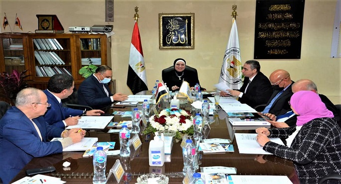وزيرة التجارة والصناعة تترأس الاجتماع الأول لمجلس إدارة الهيئة العامة لتنفيذ المشروعات الصناعية والتعدينية