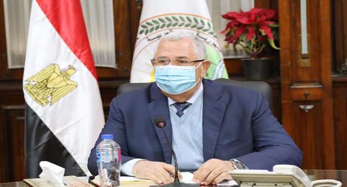 بالصور .. وزير الزراعة يبحث مع قيادات الوزارة الإسراع في تنفيذ تكليفات الرئيس السيسي خلال افتتاحات الصعيد
